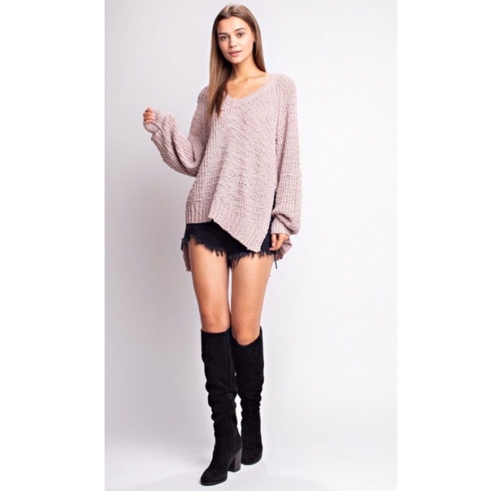 Last 1️⃣ Soft & Oversized Lilac Sweater - Picture 2 of 3